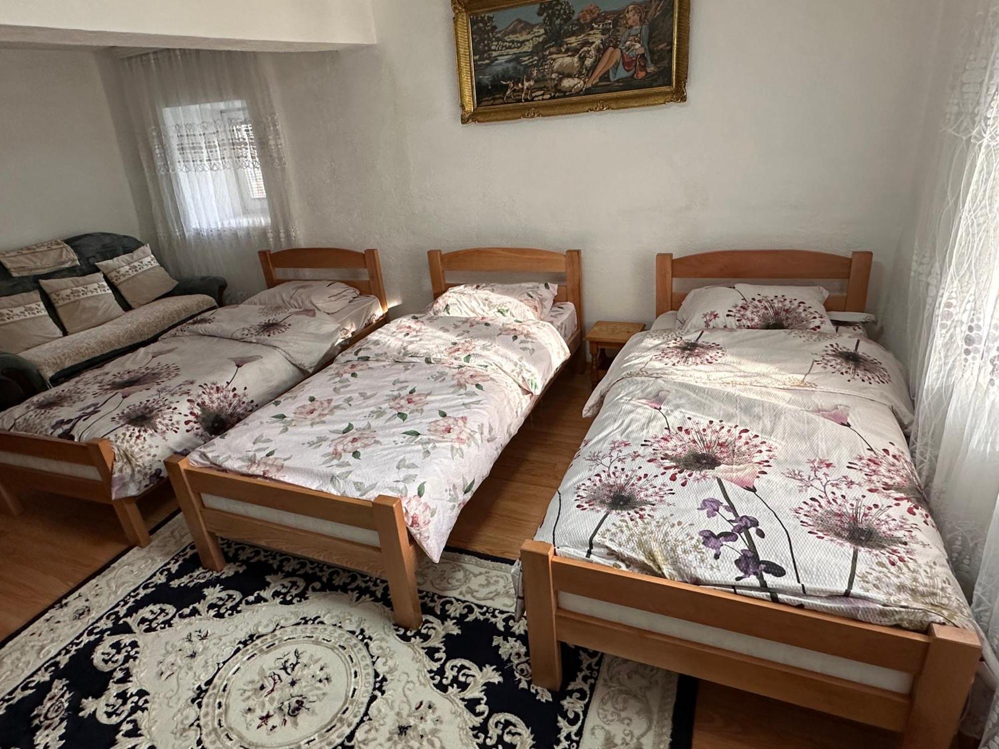Guest House Guri Vusanje Luaran gambar