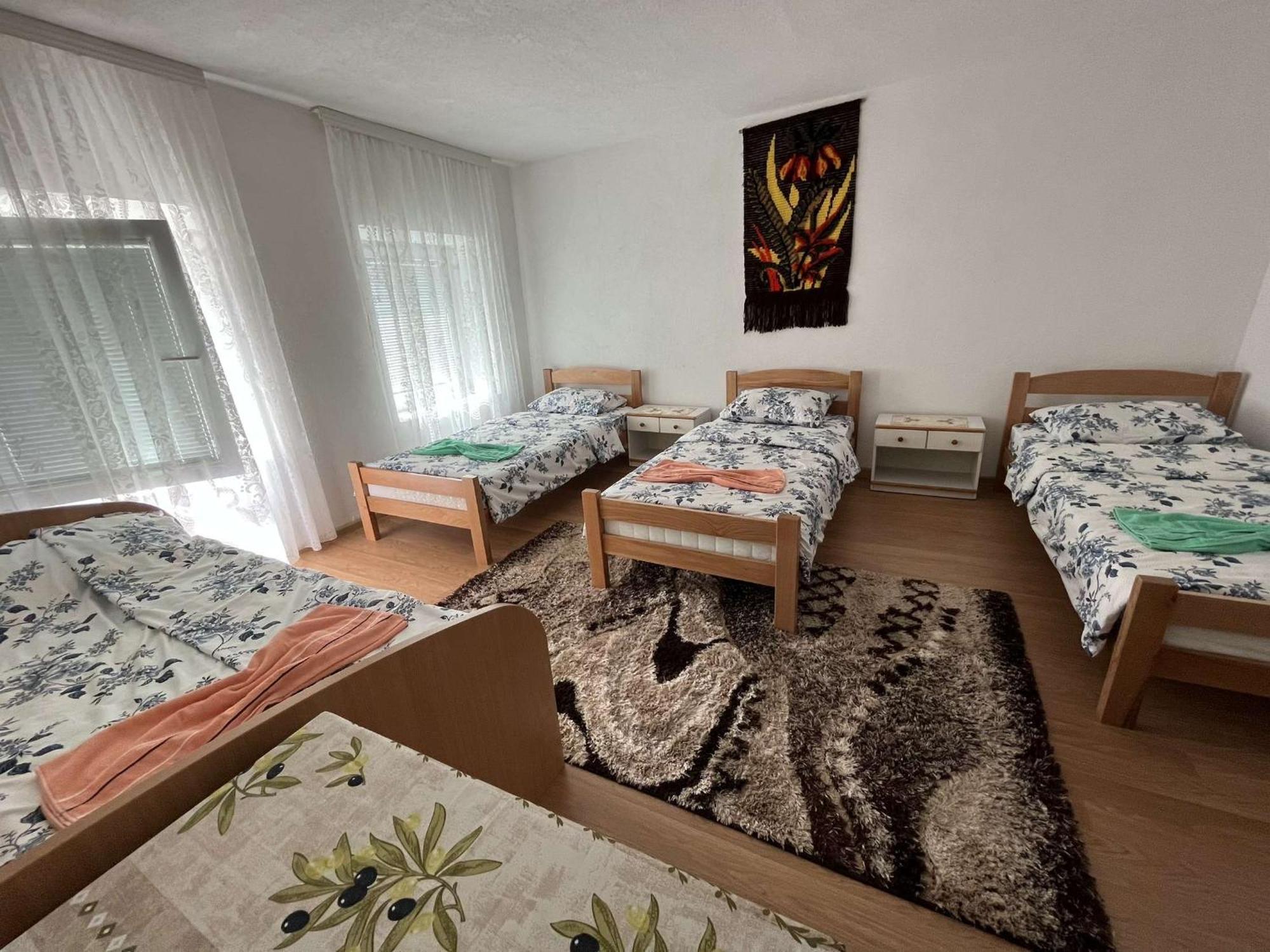 Guest House Guri Vusanje Luaran gambar