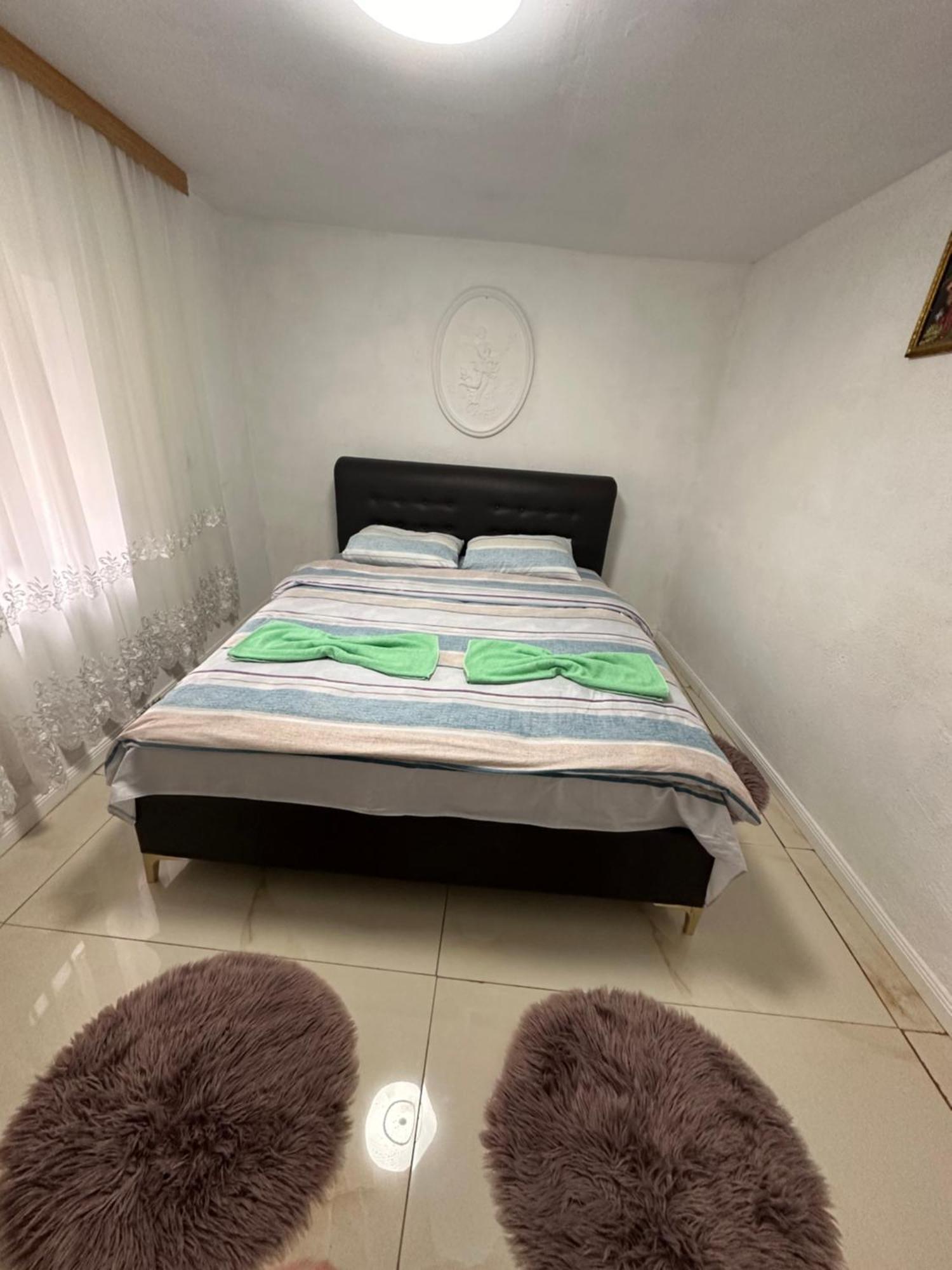 Guest House Guri Vusanje Luaran gambar